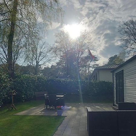 Chalet Wanama. Gelegen Op Het Vakantiepark Het Lierderholt Op De Veluwe. Villa Beekbergen Ngoại thất bức ảnh