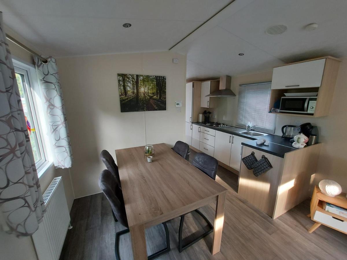 Chalet Wanama. Gelegen Op Het Vakantiepark Het Lierderholt Op De Veluwe. Villa Beekbergen Ngoại thất bức ảnh